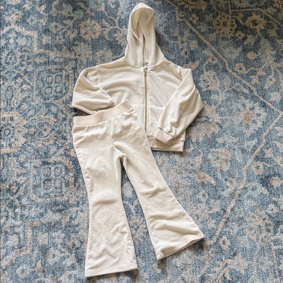 Jessica Simpson Velour Sweatsuit - Picture 1 of 3